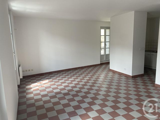 Appartement F3 à louer - 3 pièces - 68 m2 - Pezenas - 34 - LANGUEDOC-ROUSSILLON