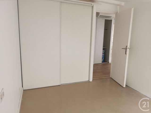 Afficher la photo en grand Appartement F4 à vendre - 4 pièces - 80 m2 - Pezenas - 34 - LANGUEDOC-ROUSSILLON
