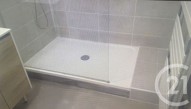 Afficher la photo en grand Appartement F4 à vendre - 4 pièces - 80 m2 - Pezenas - 34 - LANGUEDOC-ROUSSILLON