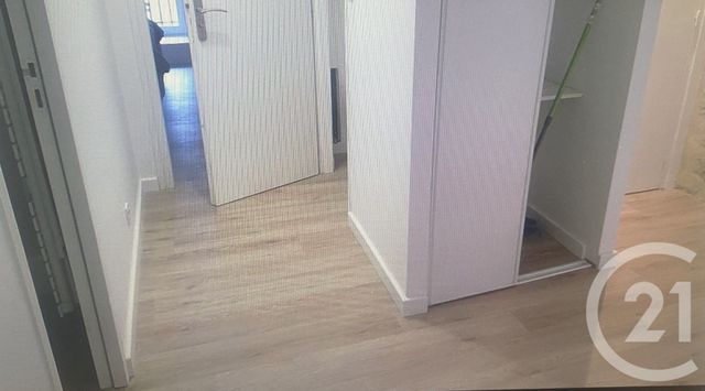 Afficher la photo en grand Appartement F4 à vendre - 4 pièces - 80 m2 - Pezenas - 34 - LANGUEDOC-ROUSSILLON