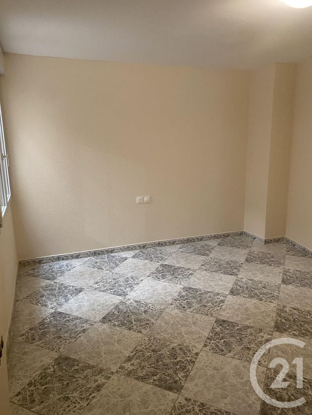 Appartement F4 à louer - 4 pièces - 105 m2 - Montblanc - 34 - LANGUEDOC-ROUSSILLON