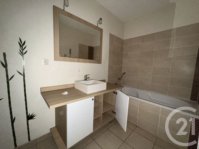 Appartement F2 à vendre - 2 pièces - 28 m2 - Pezenas - 34 - LANGUEDOC-ROUSSILLON