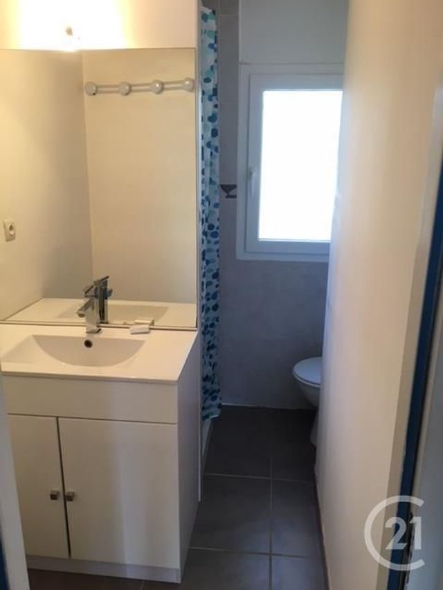 Afficher la photo en grand Appartement Studio à louer - 1 pièce - 20 m2 - Pezenas - 34 - LANGUEDOC-ROUSSILLON