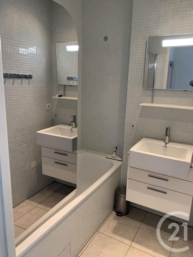 Afficher la photo en grand Appartement F2 à louer - 2 pièces - 43 m2 - Agde - 34 - LANGUEDOC-ROUSSILLON