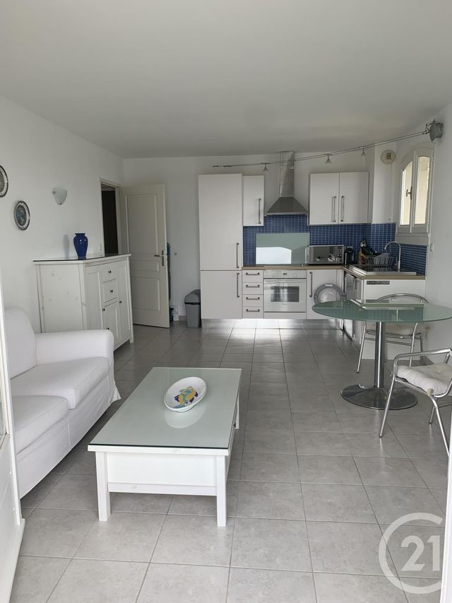 Afficher la photo en grand Appartement F2 à louer - 2 pièces - 43 m2 - Agde - 34 - LANGUEDOC-ROUSSILLON