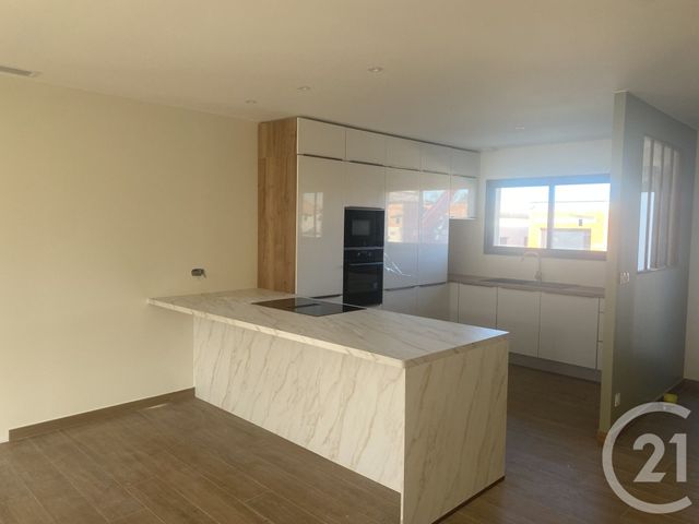 Maison à louer - 5 pièces - 129 m2 - Nezignan L Eveque - 34 - LANGUEDOC-ROUSSILLON