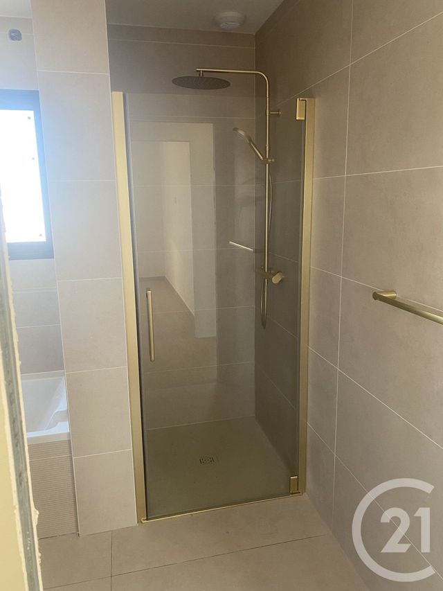 Maison à louer - 5 pièces - 129 m2 - Nezignan L Eveque - 34 - LANGUEDOC-ROUSSILLON