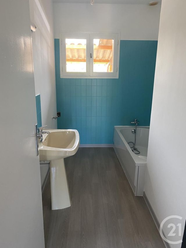 Appartement F5 à louer - 5 pièces - 109 m2 - Pezenas - 34 - LANGUEDOC-ROUSSILLON