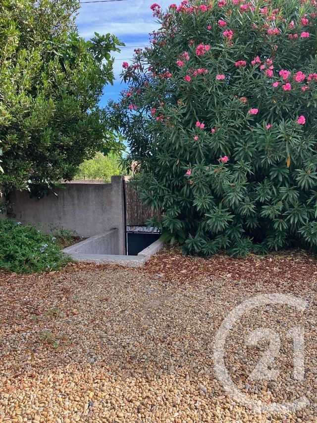 Maison &agrave; louer - 2 pi&egrave;ces - 41 m2 - Roujan - 34 - LANGUEDOC-ROUSSILLON