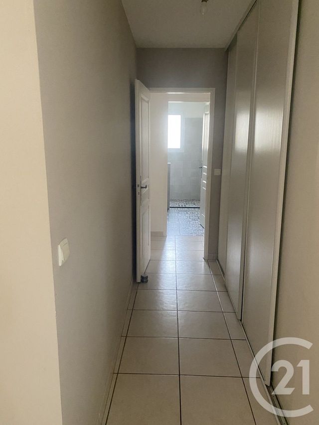 Maison &agrave; louer - 4 pi&egrave;ces - 83 m2 - Roujan - 34 - LANGUEDOC-ROUSSILLON