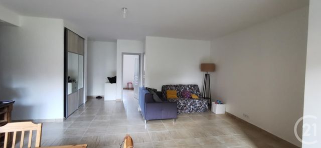 Appartement Remise &agrave; louer - 3 pi&egrave;ces - 70 m2 - Roujan - 34 - LANGUEDOC-ROUSSILLON