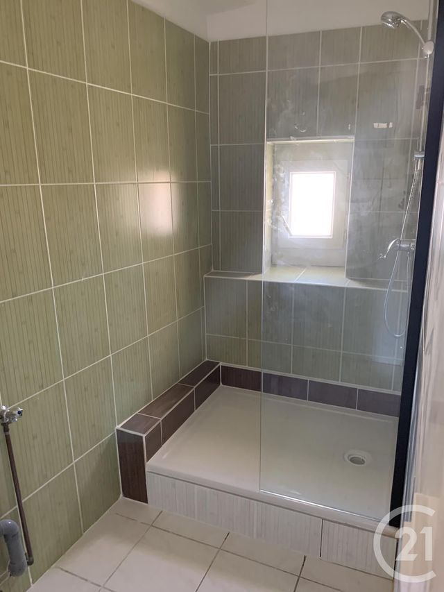 Appartement F3 &agrave; louer - 3 pi&egrave;ces - 60 m2 - Roujan - 34 - LANGUEDOC-ROUSSILLON