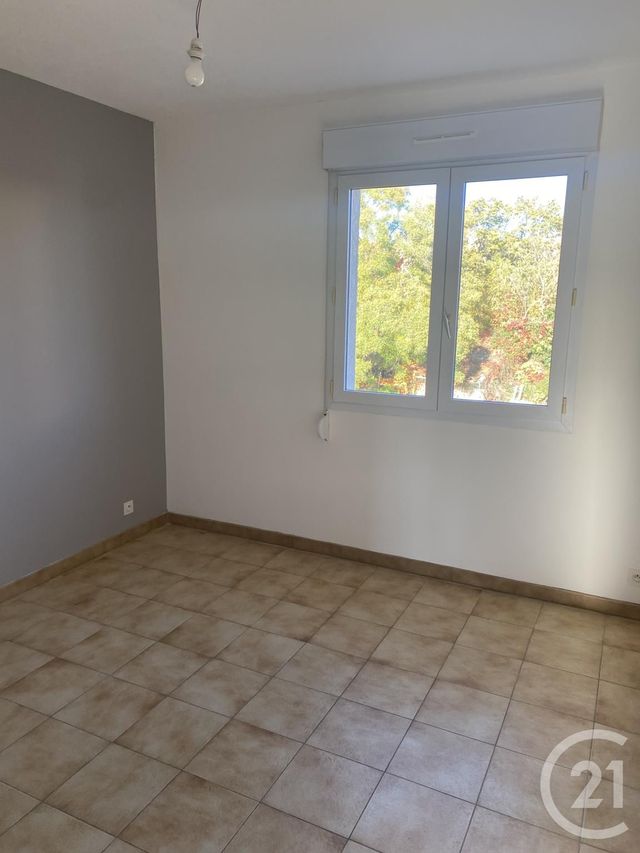 Appartement F3 &agrave; louer - 3 pi&egrave;ces - 67,86 m2 - Pezenas - 34 - LANGUEDOC-ROUSSILLON