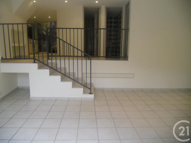 Appartement F2 &agrave; louer - 2 pi&egrave;ces - 55 m2 - Tourbes - 34 - LANGUEDOC-ROUSSILLON