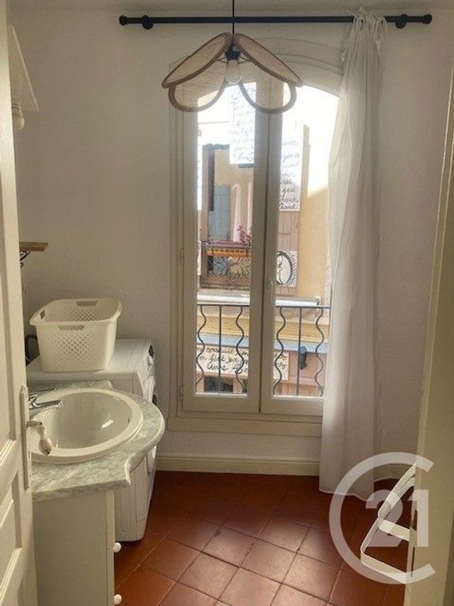 Appartement F2 &agrave; louer - 2 pi&egrave;ces - 50 m2 - Pezenas - 34 - LANGUEDOC-ROUSSILLON