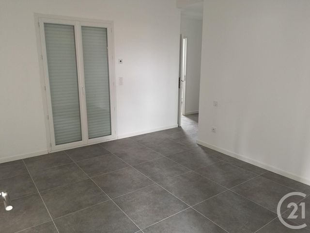 Maison &agrave; louer - 5 pi&egrave;ces - 124 m2 - Roujan - 34 - LANGUEDOC-ROUSSILLON