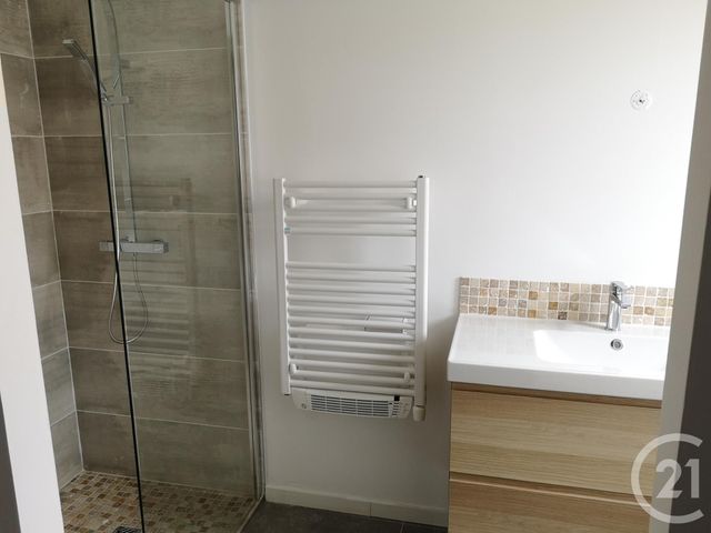 Maison &agrave; louer - 5 pi&egrave;ces - 124 m2 - Roujan - 34 - LANGUEDOC-ROUSSILLON