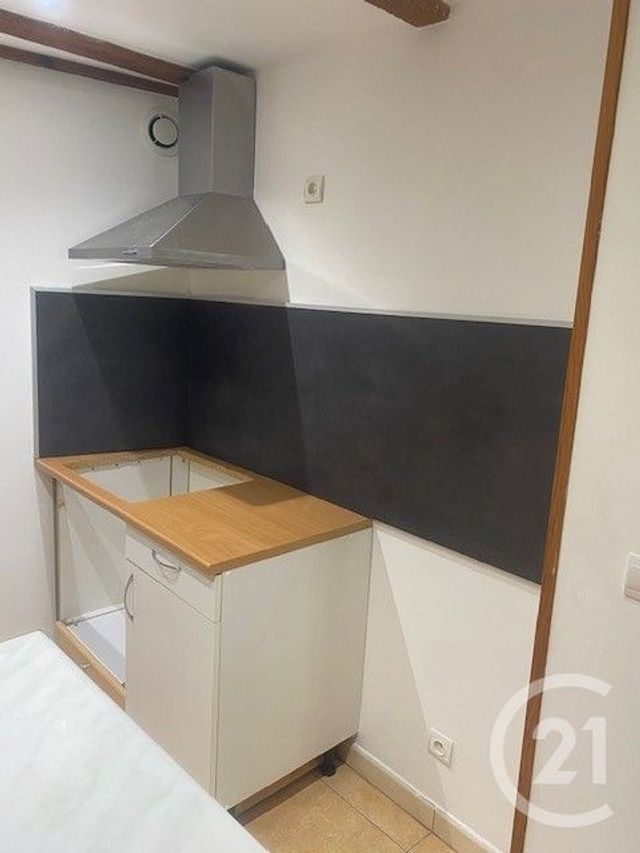 Maison &agrave; louer - 3 pi&egrave;ces - 68,75 m2 - Castelnau De Guers - 34 - LANGUEDOC-ROUSSILLON