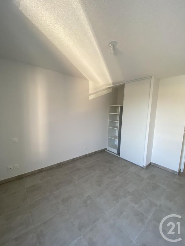 Appartement F3 &agrave; louer - 3 pi&egrave;ces - 60,56 m2 - Vias - 34 - LANGUEDOC-ROUSSILLON
