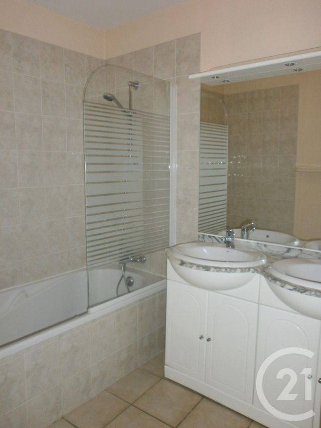 Appartement F3 &agrave; louer - 3 pi&egrave;ces - 52 m2 - Pezenas - 34 - LANGUEDOC-ROUSSILLON