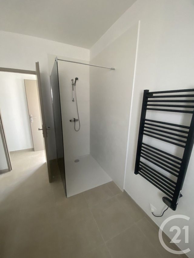 Maison &agrave; louer - 4 pi&egrave;ces - 97 m2 - Nezignan L Eveque - 34 - LANGUEDOC-ROUSSILLON