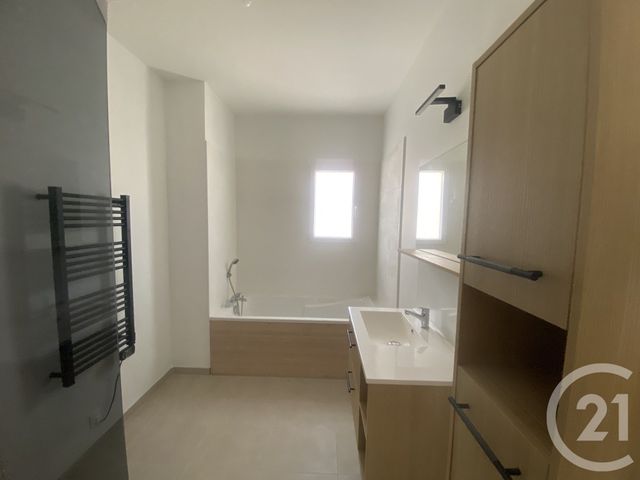 Maison &agrave; louer - 4 pi&egrave;ces - 97 m2 - Nezignan L Eveque - 34 - LANGUEDOC-ROUSSILLON
