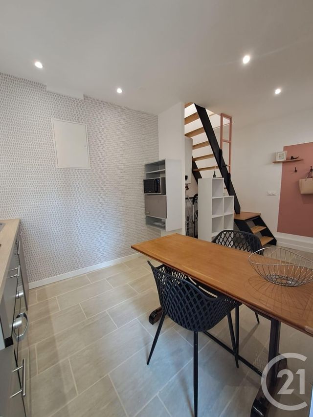 Maison &agrave; louer - 2 pi&egrave;ces - 40 m2 - Tourbes - 34 - LANGUEDOC-ROUSSILLON