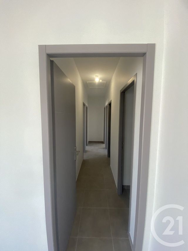 Maison &agrave; louer - 4 pi&egrave;ces - 97 m2 - Nezignan L Eveque - 34 - LANGUEDOC-ROUSSILLON