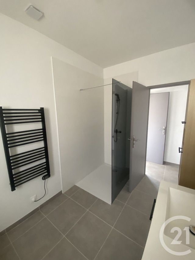 Maison &agrave; louer - 4 pi&egrave;ces - 97 m2 - Nezignan L Eveque - 34 - LANGUEDOC-ROUSSILLON
