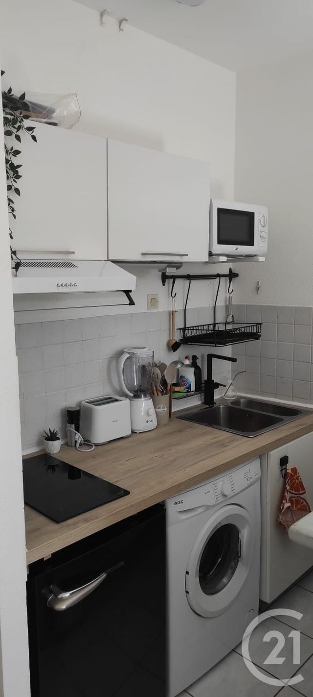 Appartement F2 &agrave; louer - 2 pi&egrave;ces - 41 m2 - Pezenas - 34 - LANGUEDOC-ROUSSILLON