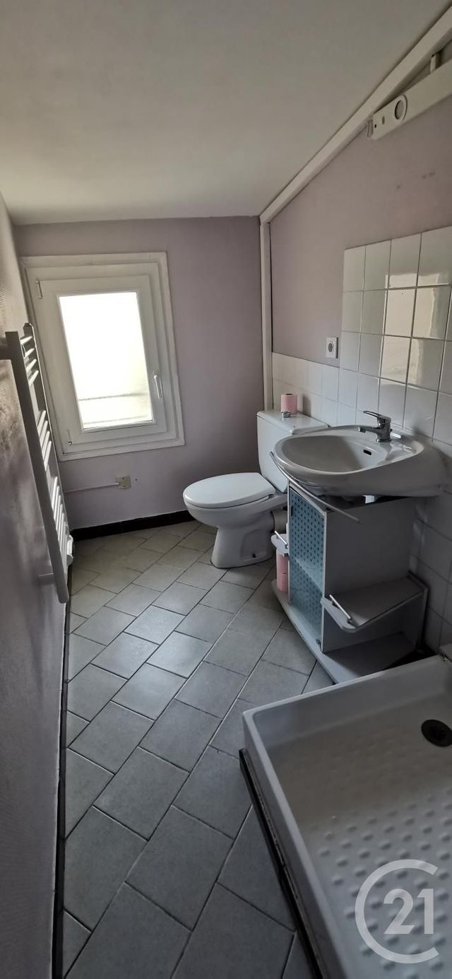 Appartement F3 &agrave; louer - 3 pi&egrave;ces - 60 m2 - Pezenas - 34 - LANGUEDOC-ROUSSILLON