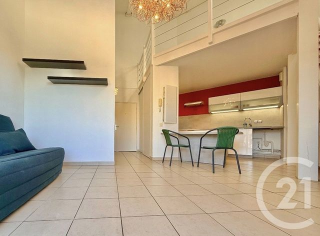 Appartement F2 &agrave; louer - 2 pi&egrave;ces - 54,08 m2 - Pezenas - 34 - LANGUEDOC-ROUSSILLON