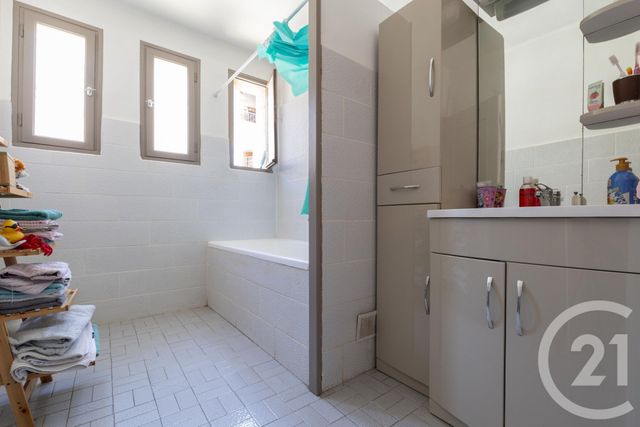 Appartement F4 &agrave; vendre - 4 pi&egrave;ces - 105,09 m2 - Pezenas - 34 - LANGUEDOC-ROUSSILLON