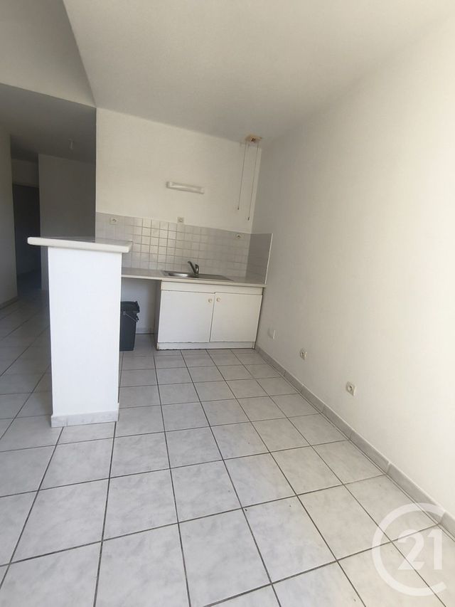 Appartement F3 &agrave; louer - 3 pi&egrave;ces - 69 m2 - Pezenas - 34 - LANGUEDOC-ROUSSILLON
