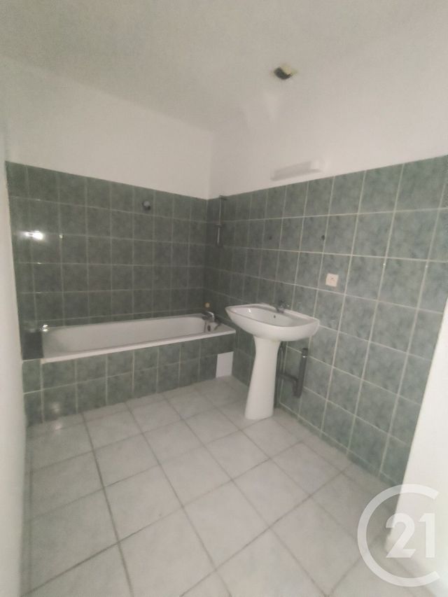 Appartement F3 &agrave; louer - 3 pi&egrave;ces - 69 m2 - Pezenas - 34 - LANGUEDOC-ROUSSILLON