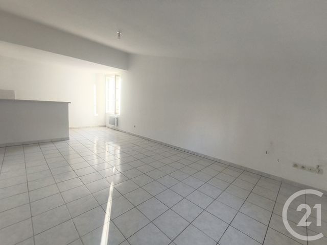 Appartement F3 &agrave; louer - 3 pi&egrave;ces - 69 m2 - Pezenas - 34 - LANGUEDOC-ROUSSILLON