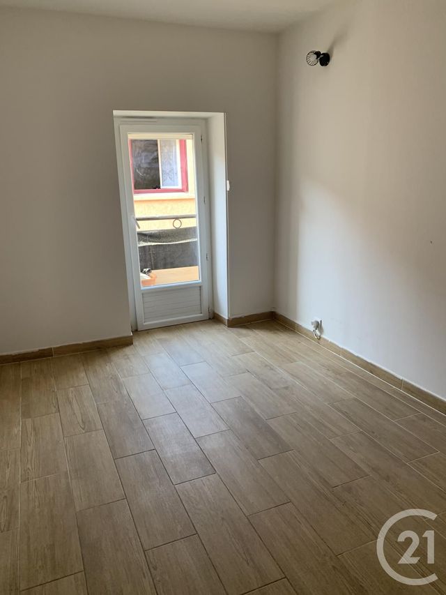 Appartement Duplex &agrave; louer - 3 pi&egrave;ces - 80,66 m2 - Bedarieux - 34 - LANGUEDOC-ROUSSILLON