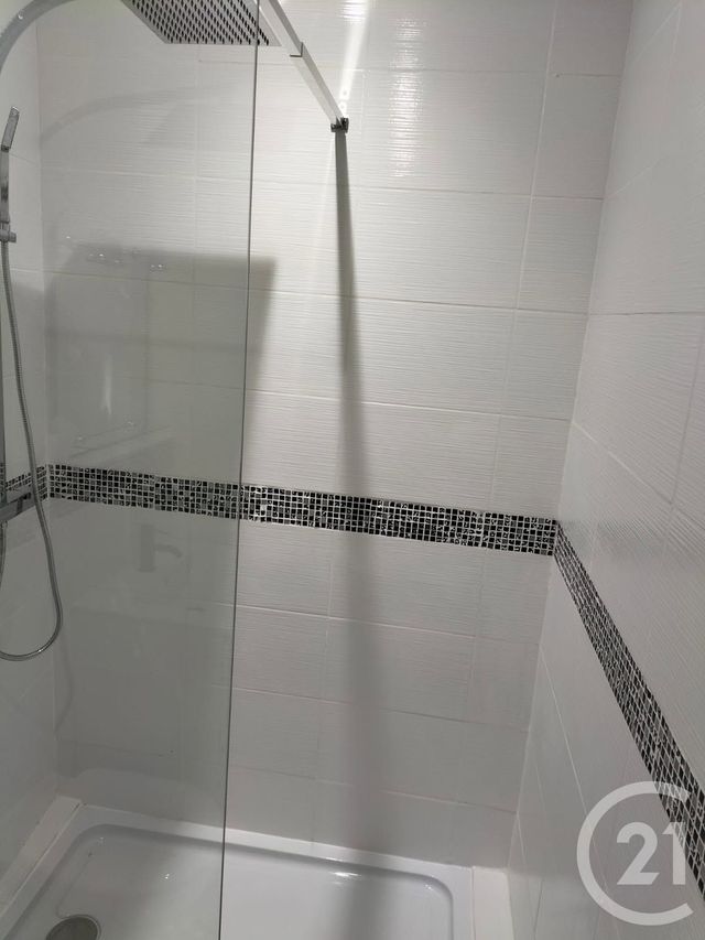 Afficher la photo en grand Appartement à vendre - 2 pièces - 23,40 m2 - Clermont L Herault - 34 - LANGUEDOC-ROUSSILLON