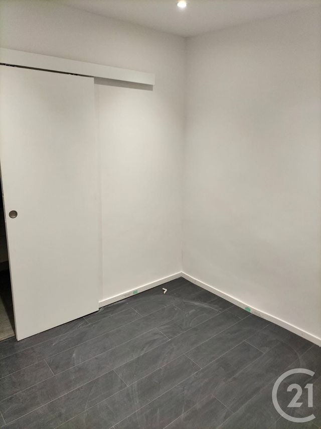 Afficher la photo en grand Appartement à vendre - 2 pièces - 23,40 m2 - Clermont L Herault - 34 - LANGUEDOC-ROUSSILLON