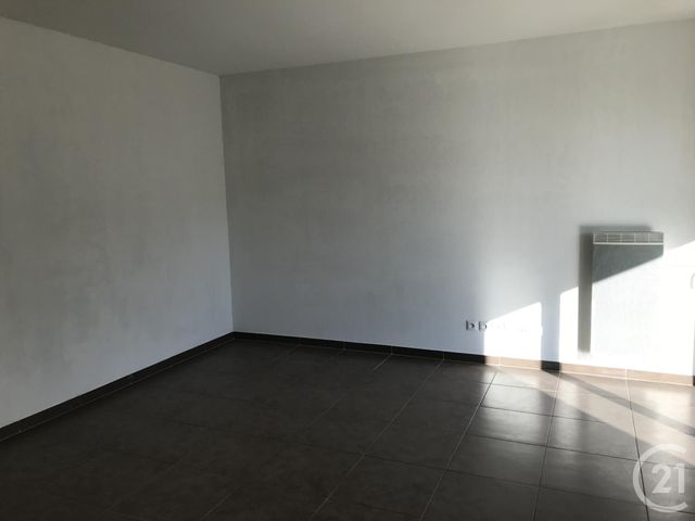 Afficher la photo en grand Maison à louer - 2 pièces - 42 m2 - Clermont L Herault - 34 - LANGUEDOC-ROUSSILLON
