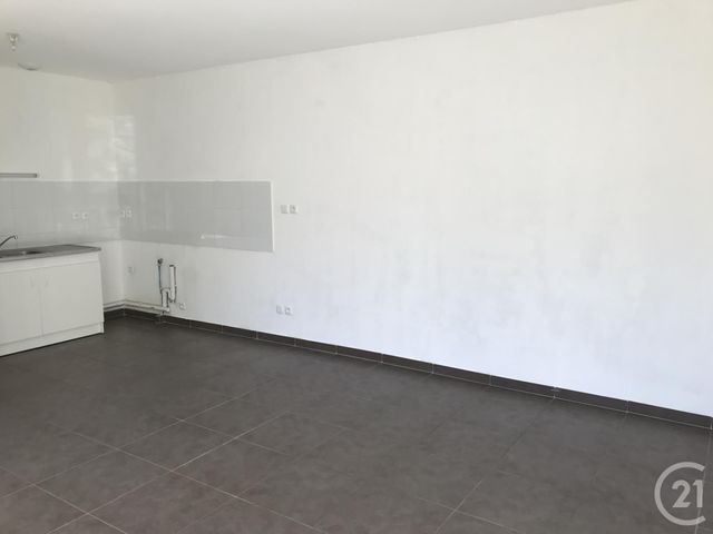 Afficher la photo en grand Maison à louer - 2 pièces - 42 m2 - Clermont L Herault - 34 - LANGUEDOC-ROUSSILLON
