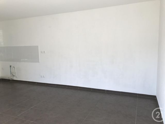 Afficher la photo en grand Maison à louer - 2 pièces - 42 m2 - Clermont L Herault - 34 - LANGUEDOC-ROUSSILLON