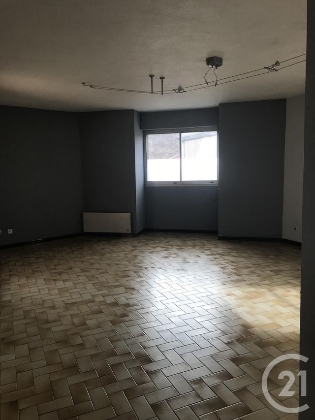 Appartement &agrave; louer - 3 pi&egrave;ces - 70 m2 - Clermont L Herault - 34 - LANGUEDOC-ROUSSILLON