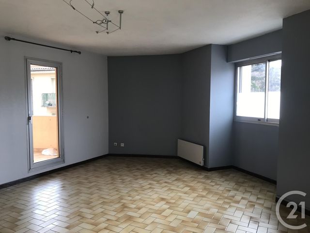 Appartement &agrave; louer - 3 pi&egrave;ces - 70 m2 - Clermont L Herault - 34 - LANGUEDOC-ROUSSILLON