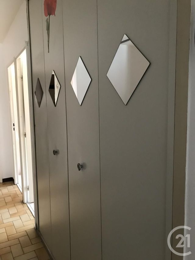 Appartement &agrave; louer - 3 pi&egrave;ces - 70 m2 - Clermont L Herault - 34 - LANGUEDOC-ROUSSILLON