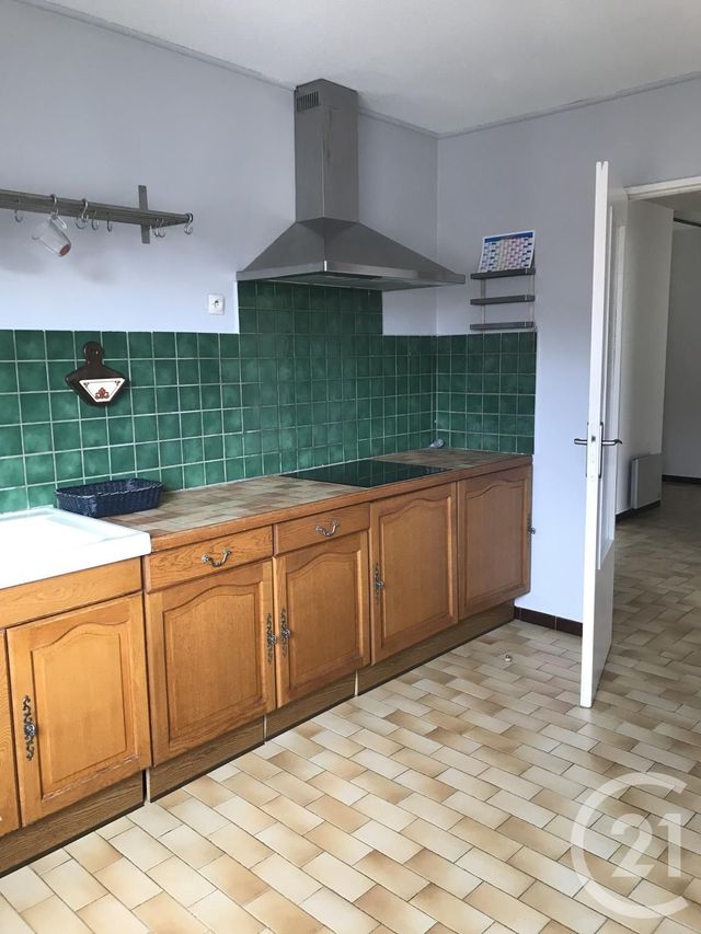 Appartement &agrave; louer - 3 pi&egrave;ces - 70 m2 - Clermont L Herault - 34 - LANGUEDOC-ROUSSILLON