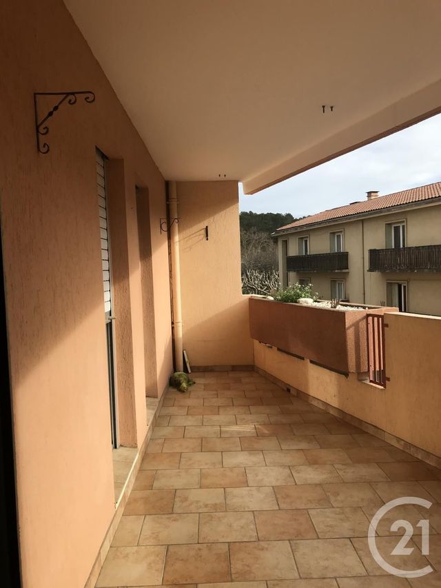 Appartement &agrave; louer - 3 pi&egrave;ces - 70 m2 - Clermont L Herault - 34 - LANGUEDOC-ROUSSILLON