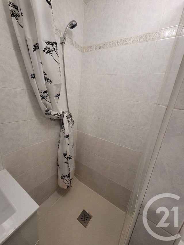 Appartement Studio &agrave; louer - 1 pi&egrave;ce - 18,50 m2 - Clermont L Herault - 34 - LANGUEDOC-ROUSSILLON