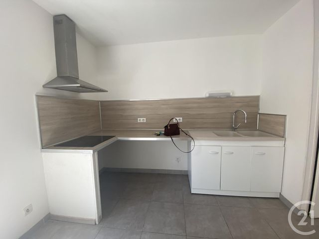 Appartement F3 &agrave; louer - 3 pi&egrave;ces - 40 m2 - Bedarieux - 34 - LANGUEDOC-ROUSSILLON