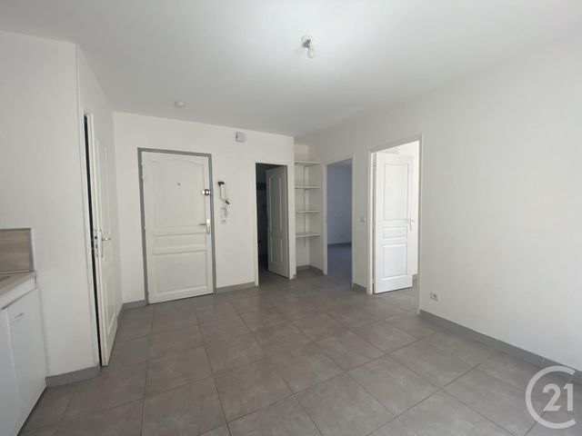 Appartement F3 &agrave; louer - 3 pi&egrave;ces - 40 m2 - Bedarieux - 34 - LANGUEDOC-ROUSSILLON